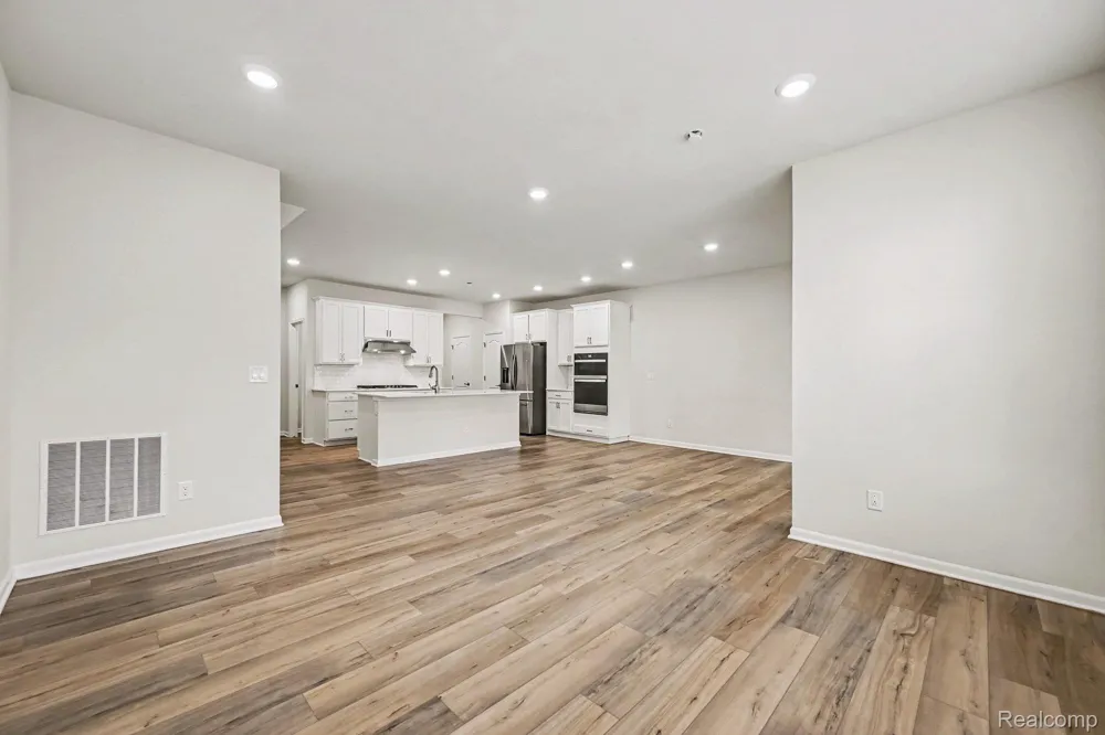 2298 Addison Circle Commerce Charter Township, MI 48390