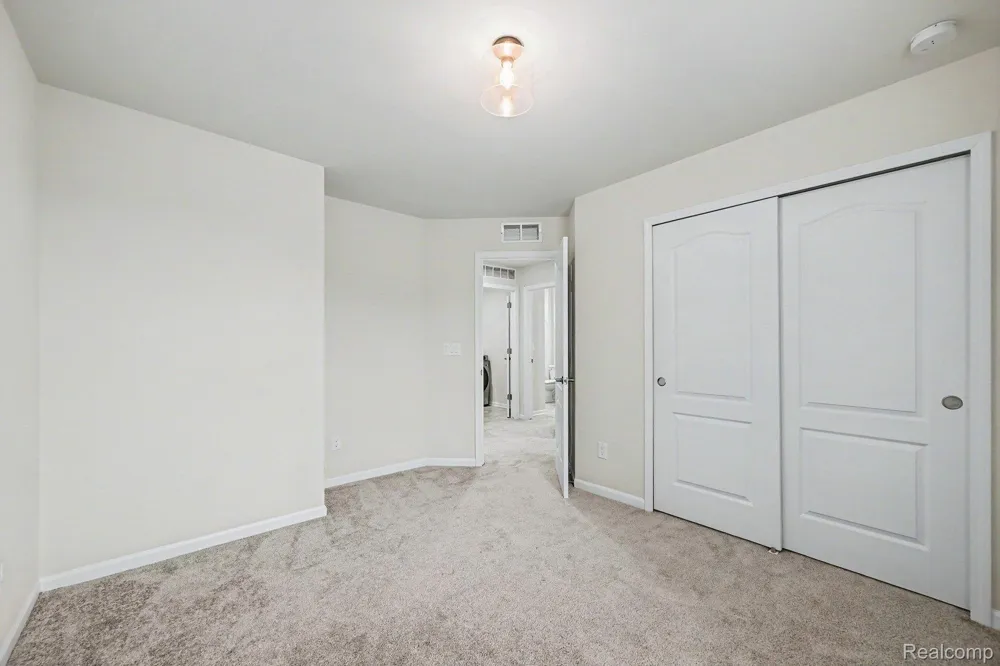 2298 Addison Circle Commerce Charter Township, MI 48390