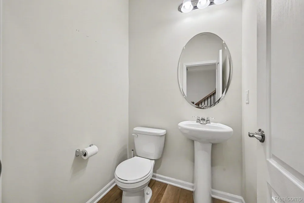 2298 Addison Circle Commerce Charter Township, MI 48390