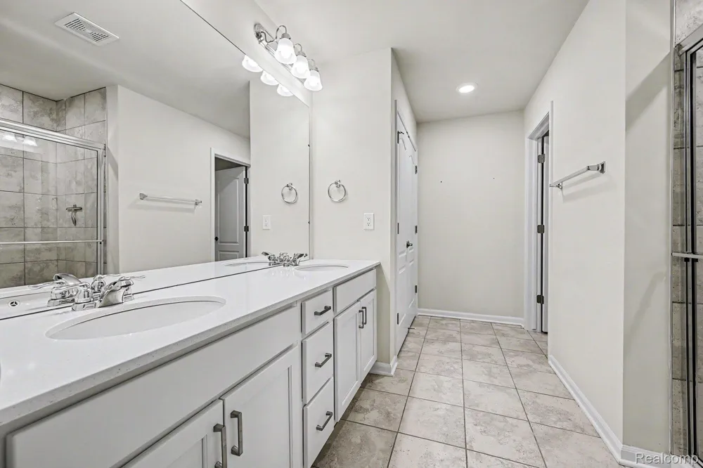 2298 Addison Circle Commerce Charter Township, MI 48390
