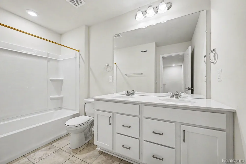 2298 Addison Circle Commerce Charter Township, MI 48390
