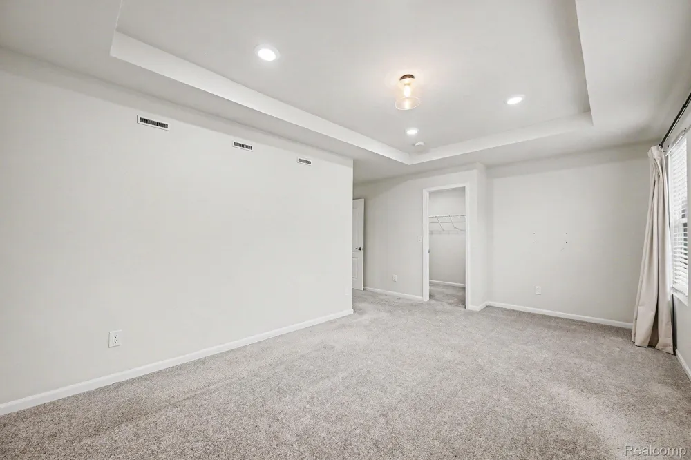 2298 Addison Circle Commerce Charter Township, MI 48390