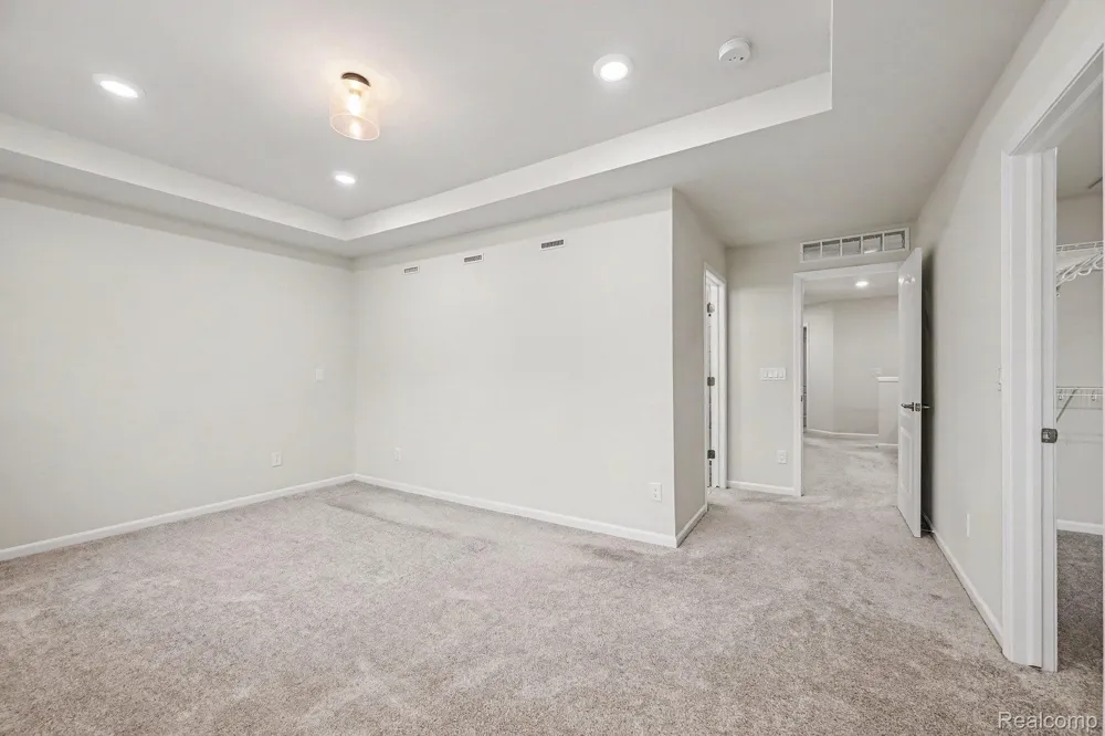 2298 Addison Circle Commerce Charter Township, MI 48390