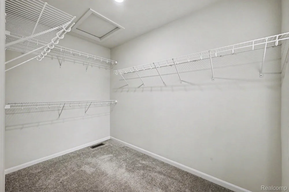 2298 Addison Circle Commerce Charter Township, MI 48390