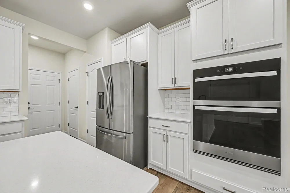 2298 Addison Circle Commerce Charter Township, MI 48390