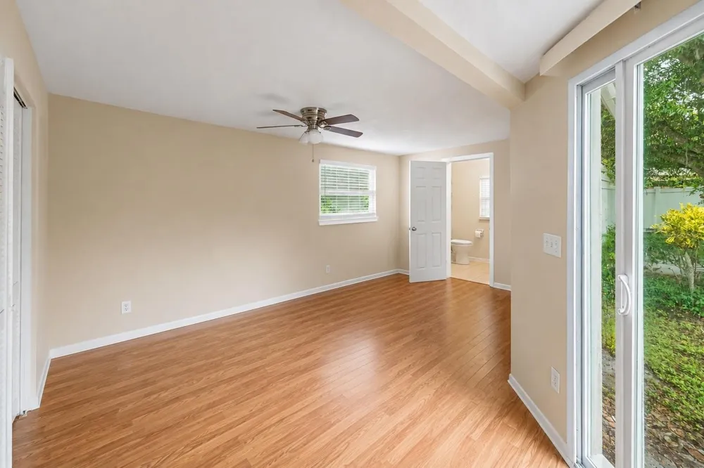 8490 92ND TER Seminole, FL 33777