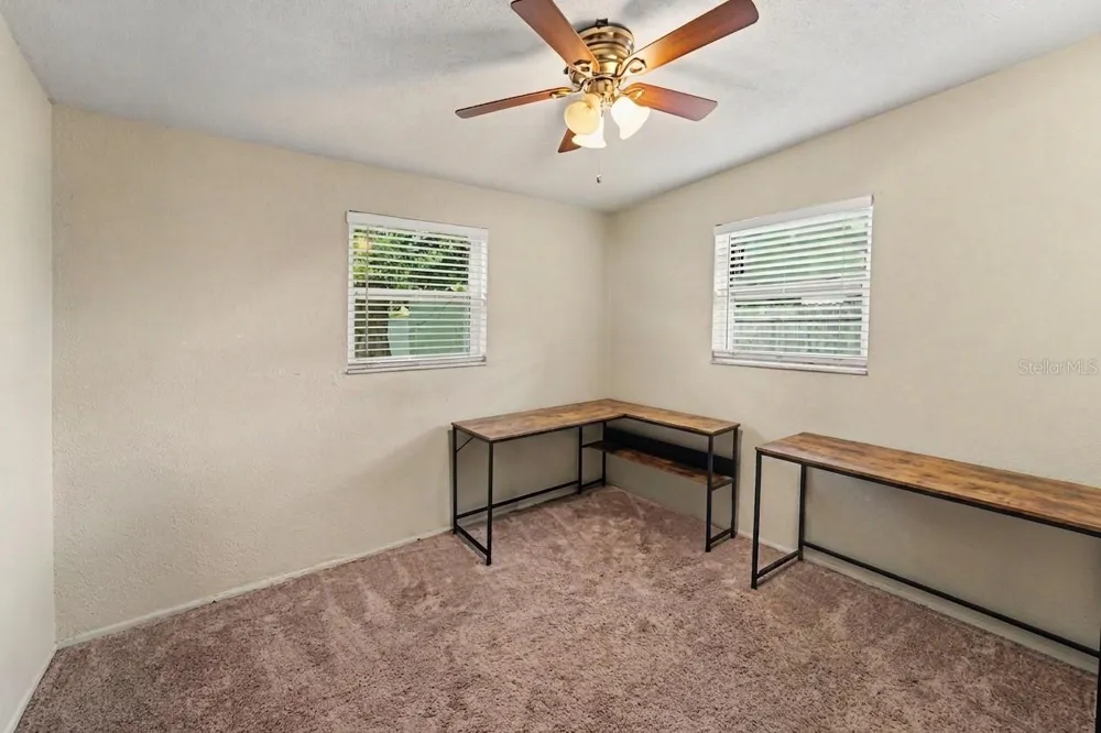 8490 92ND TER Seminole, FL 33777