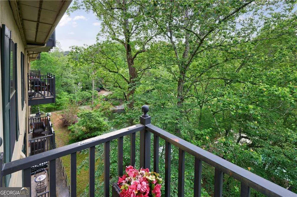 27306 Plantation DR NE Atlanta, GA 30324