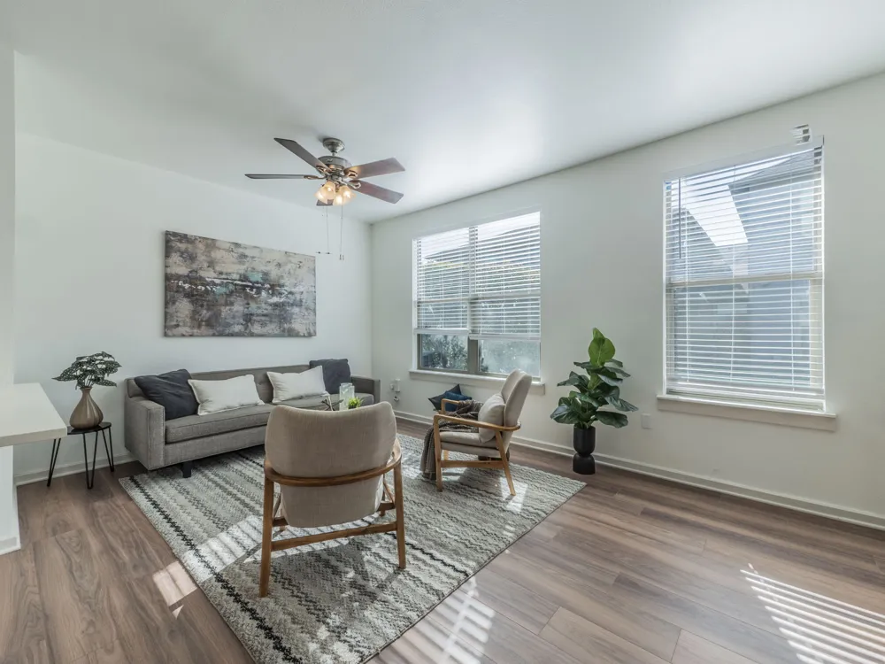 1201 Grove Boulevard #702 Austin, TX 78741