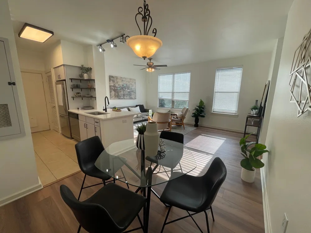 1201 Grove Boulevard #702 Austin, TX 78741