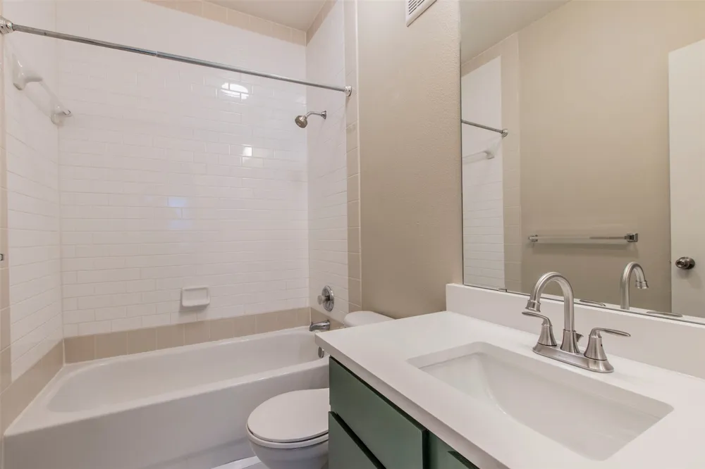 1201 Grove Boulevard #702 Austin, TX 78741