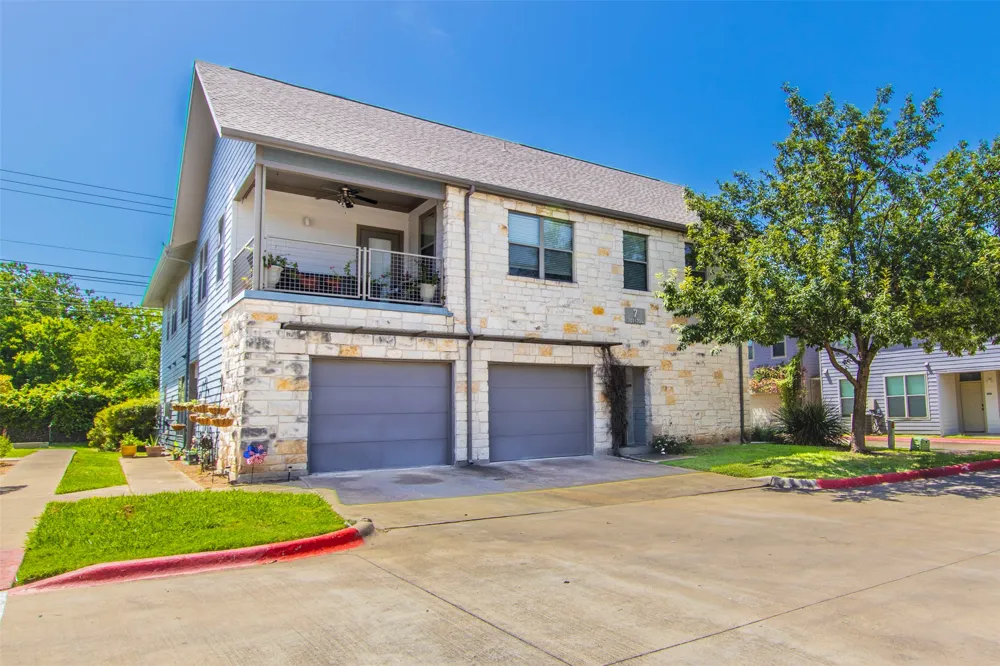 1201 Grove Boulevard #702 Austin, TX 78741