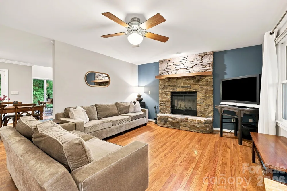 291 Merrills Chase Road Asheville, NC 28803