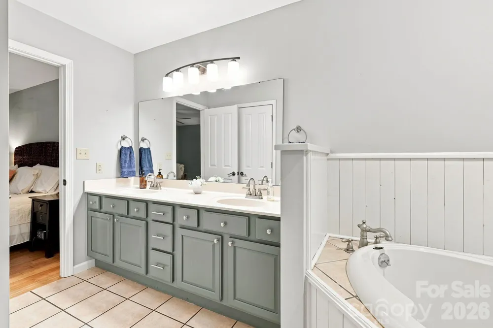291 Merrills Chase Road Asheville, NC 28803