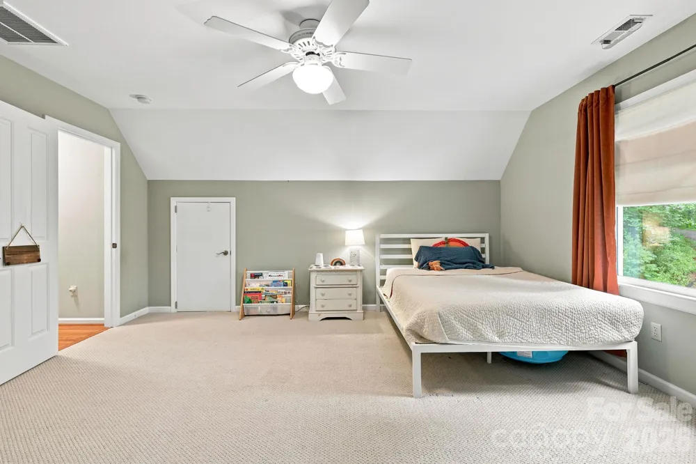 291 Merrills Chase Road Asheville, NC 28803