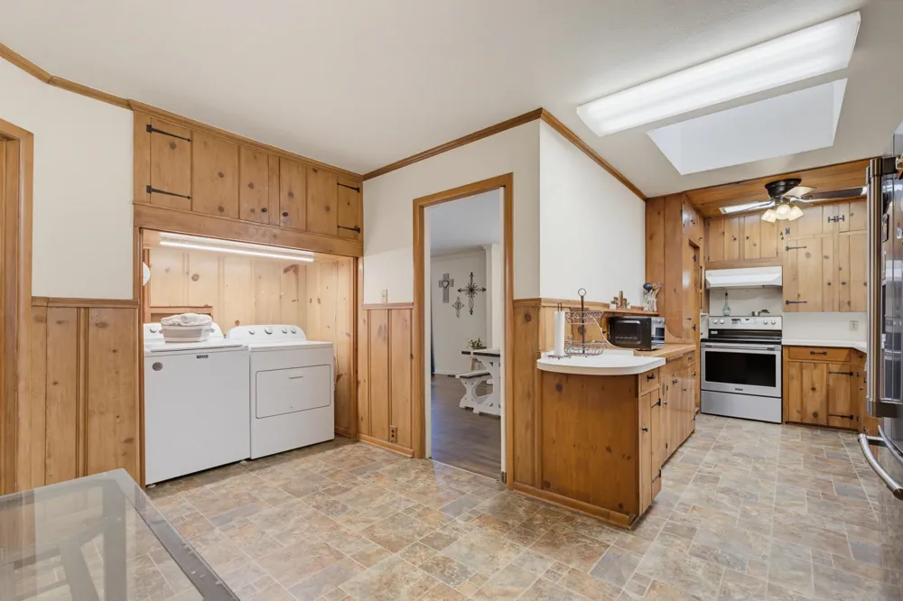 360 S 11th Avenue Munday, TX 76371