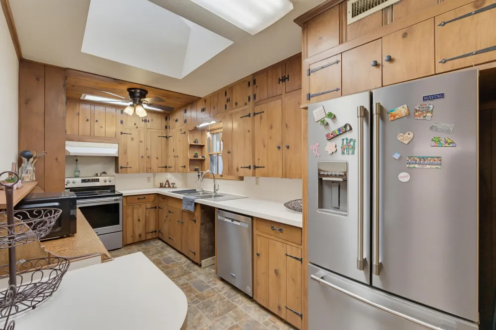 360 S 11th Avenue Munday, TX 76371