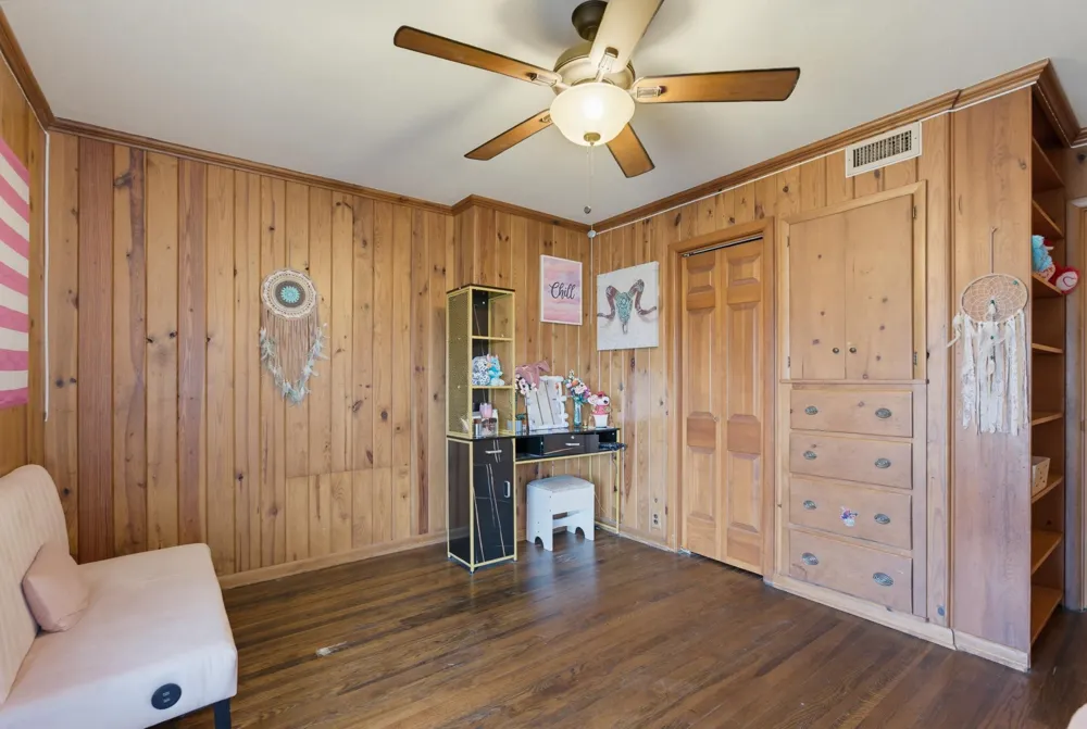 360 S 11th Avenue Munday, TX 76371