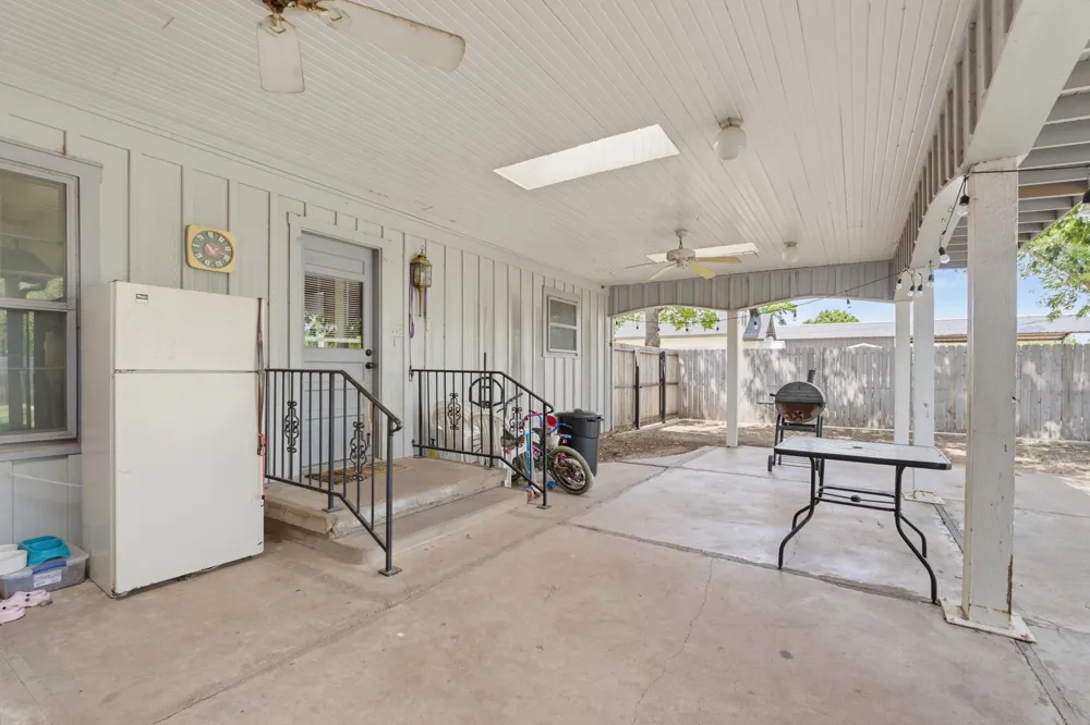 360 S 11th Avenue Munday, TX 76371