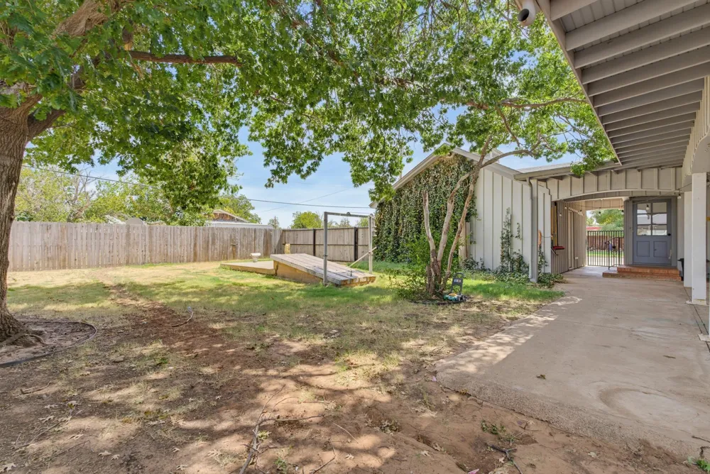 360 S 11th Avenue Munday, TX 76371