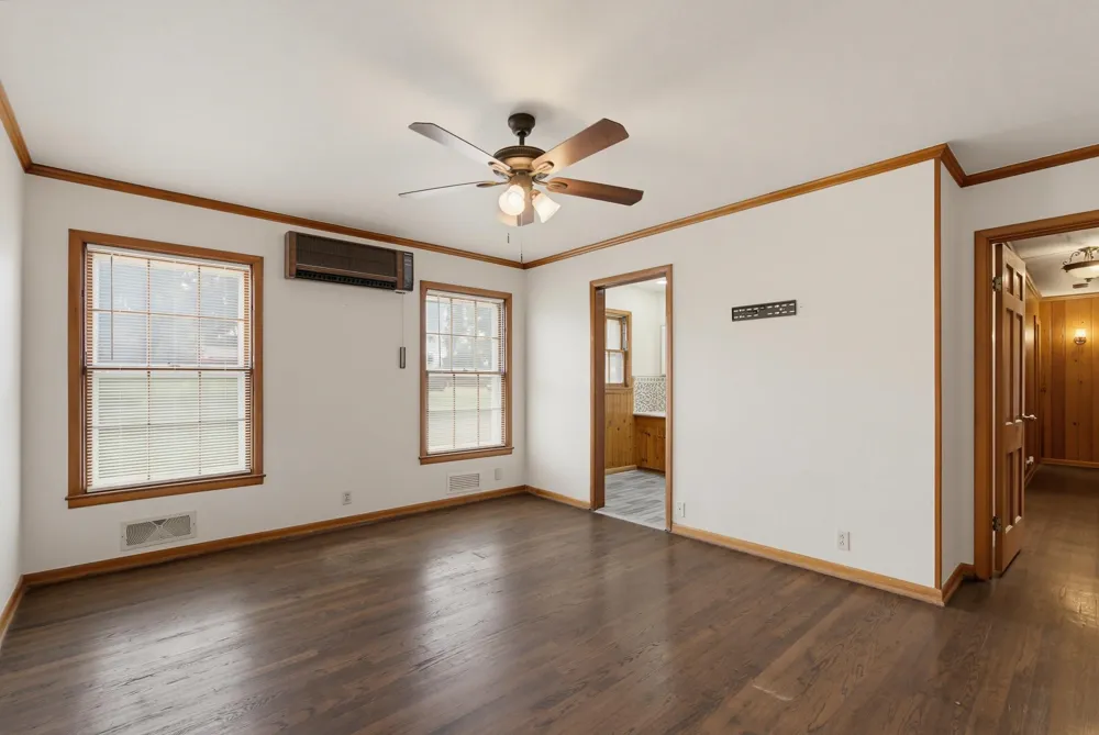 360 S 11th Avenue Munday, TX 76371