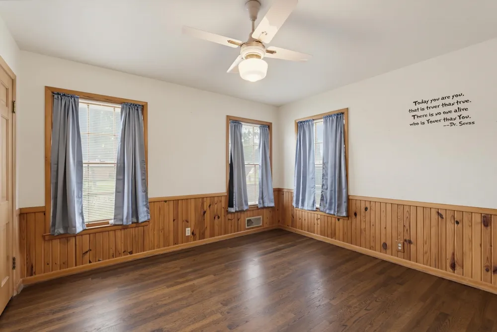 360 S 11th Avenue Munday, TX 76371