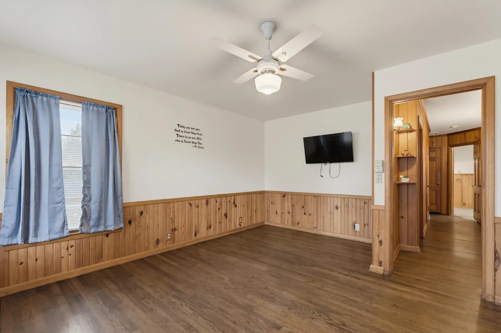 360 S 11th Avenue Munday, TX 76371