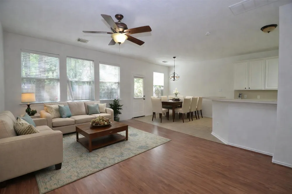 226 W Stedhill Loop Conroe, TX 77384