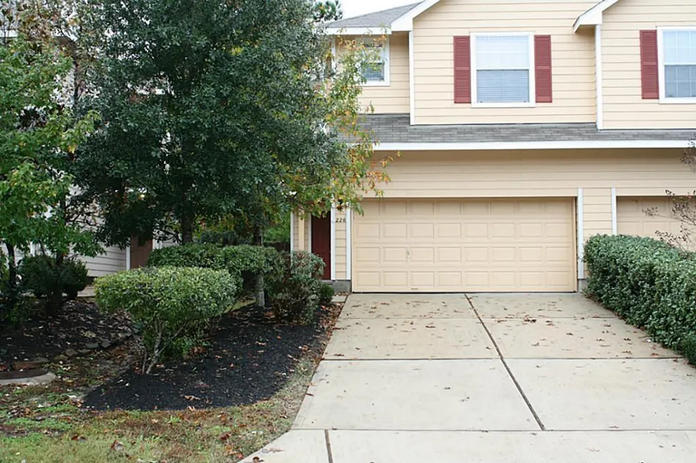 226 W Stedhill Loop Conroe, TX 77384