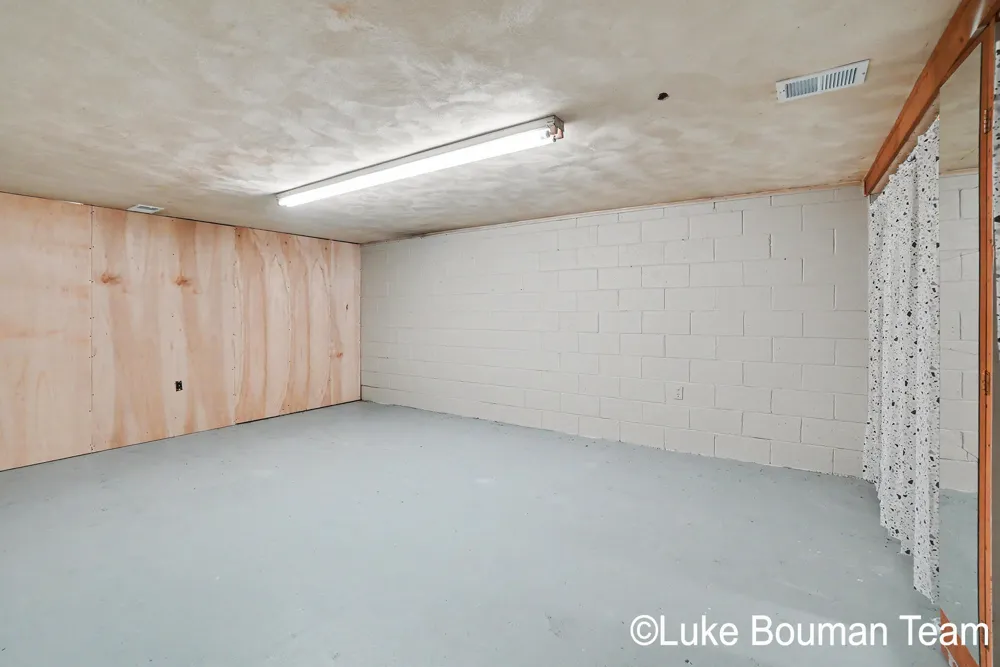 279 Aniline Avenue Holland, MI 49424