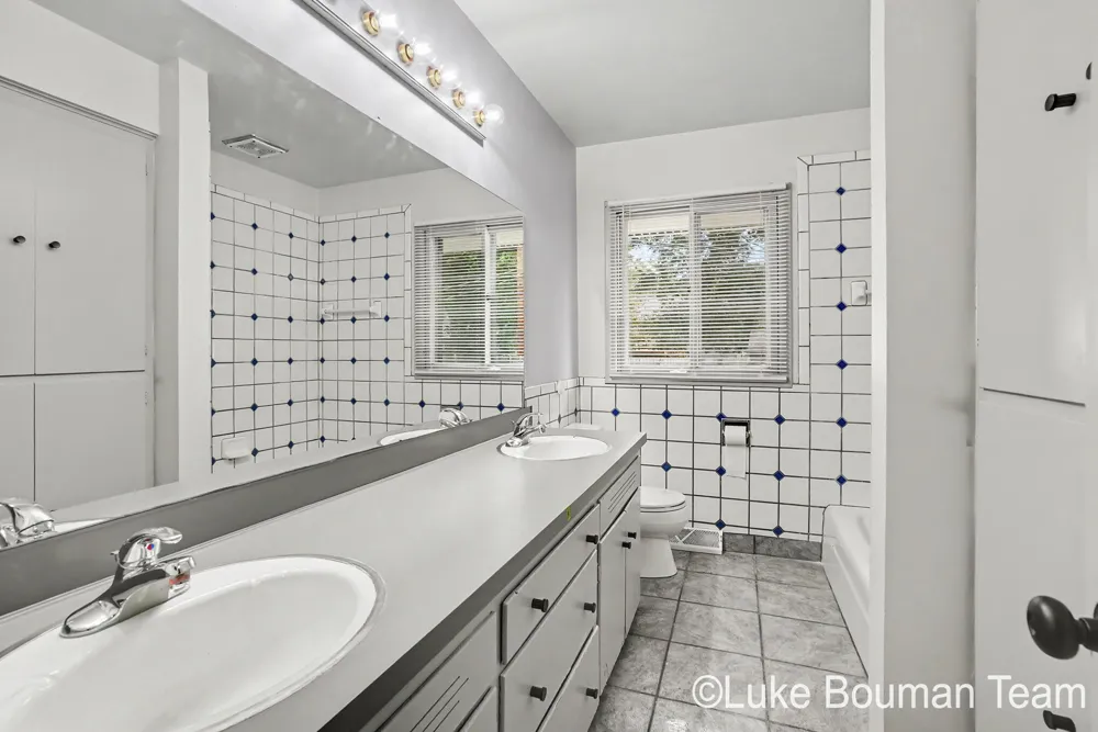 279 Aniline Avenue Holland, MI 49424