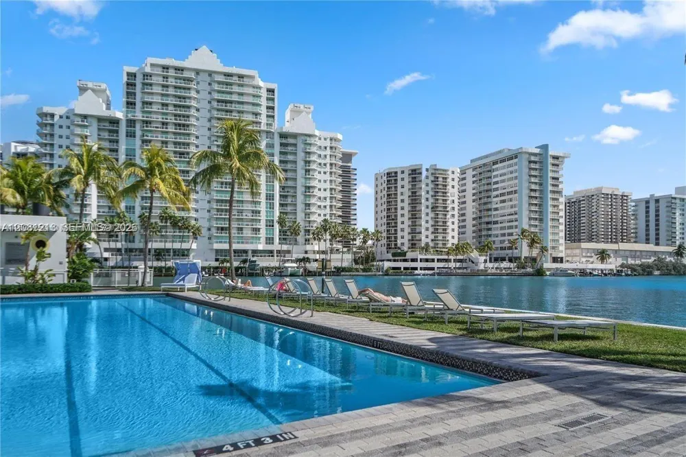 201 Aqua Ave #PH4 Miami Beach, FL 33141