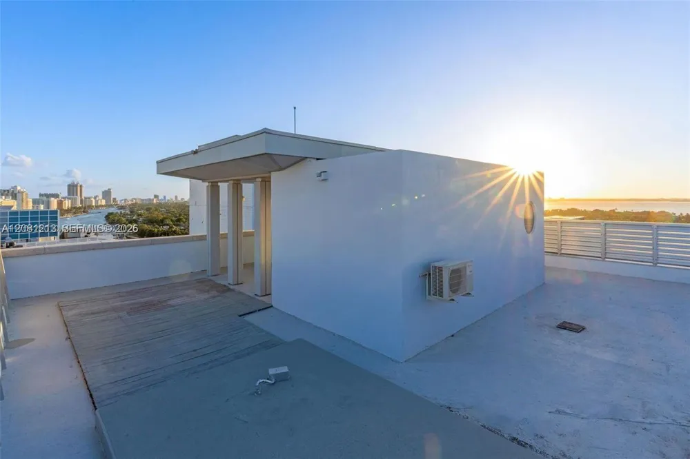 201 Aqua Ave #PH4 Miami Beach, FL 33141