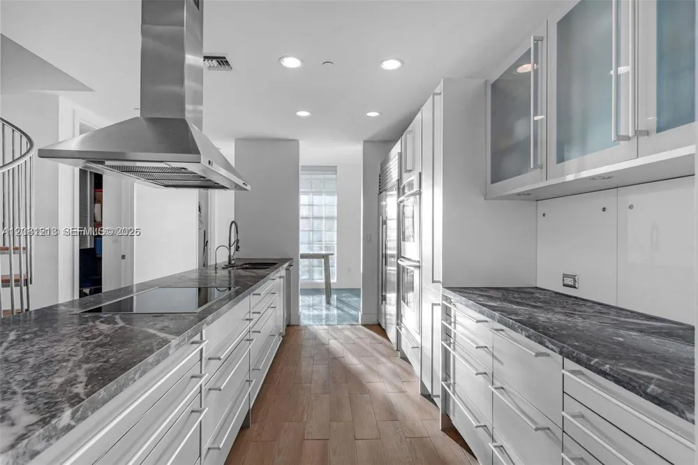 201 Aqua Ave #PH4 Miami Beach, FL 33141