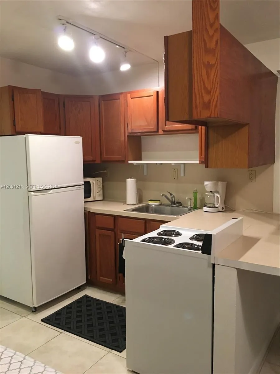1480 S Ocean Blvd #218 Lauderdale By The Sea, FL 33062