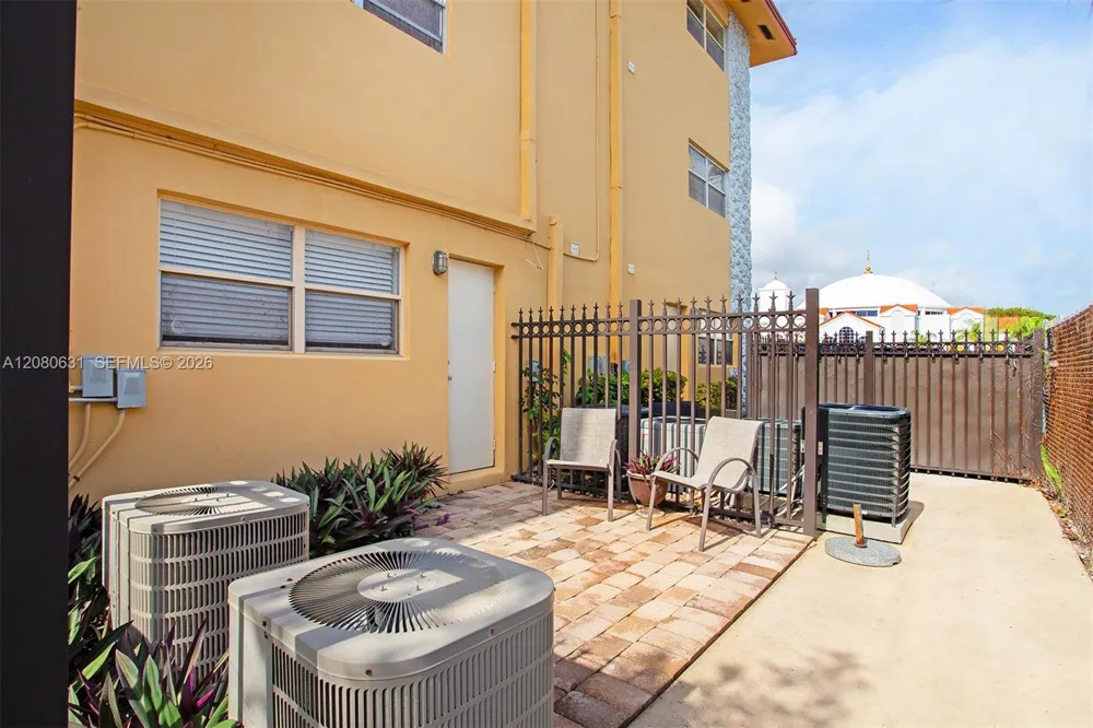 744 NE 14th Ave #6 Fort Lauderdale, FL 33304