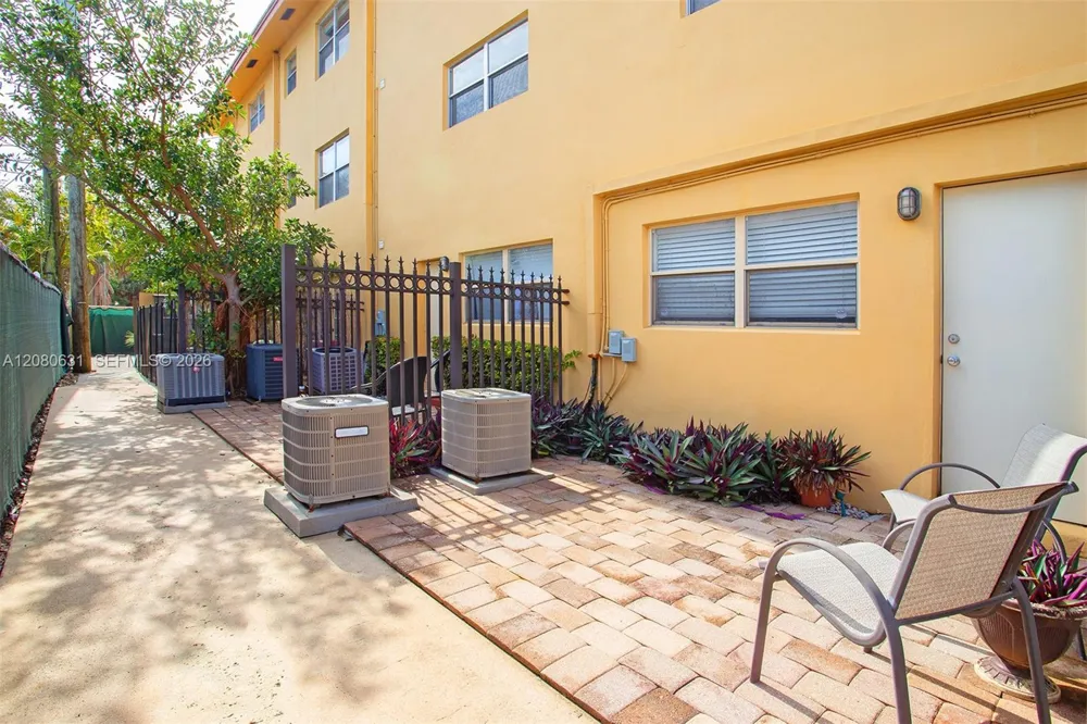 744 NE 14th Ave #6 Fort Lauderdale, FL 33304