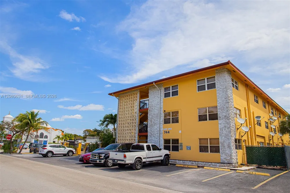 744 NE 14th Ave #6 Fort Lauderdale, FL 33304