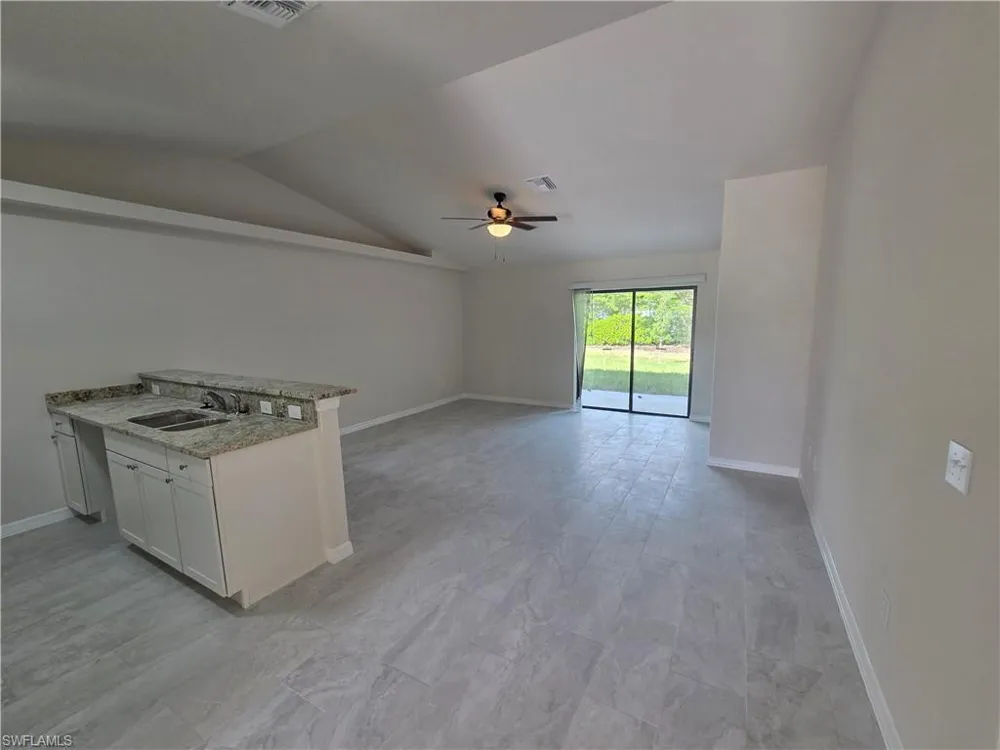 1418 SE 1st Place Cape Coral, FL 33991
