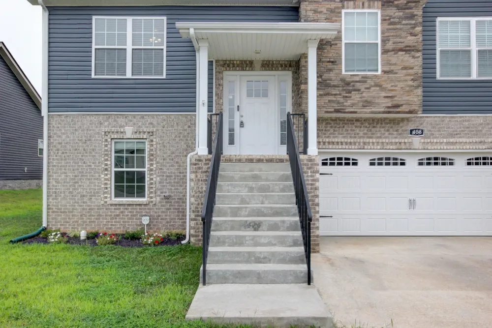 458 Irish Hills Dr Clarksville, TN 37042