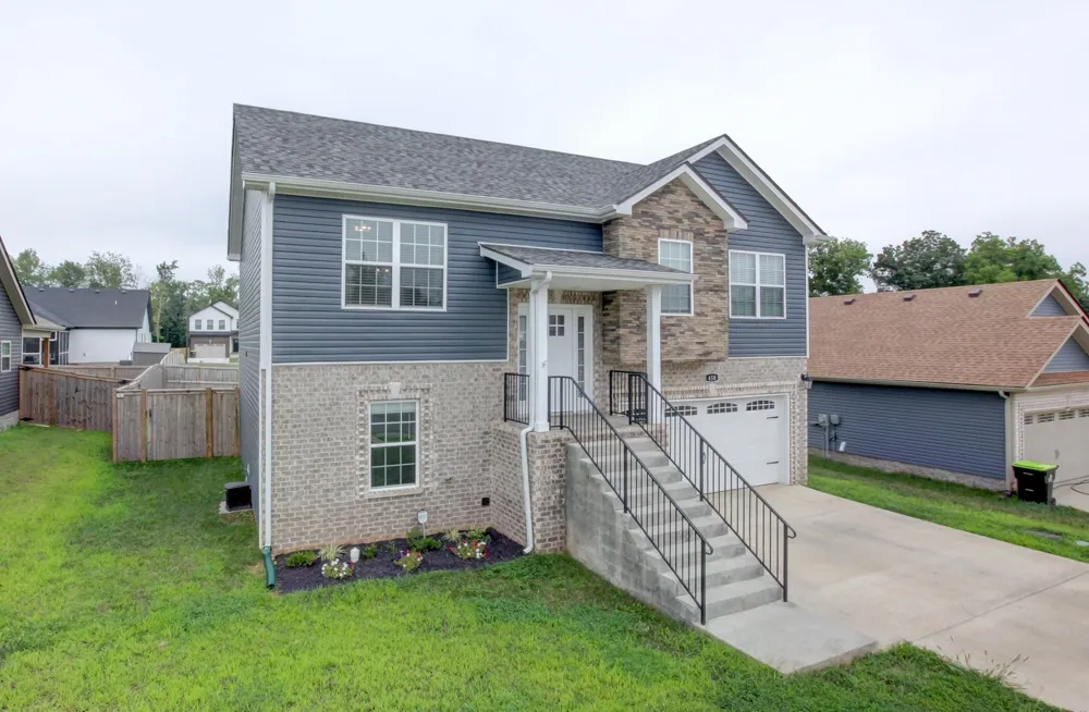 458 Irish Hills Dr Clarksville, TN 37042