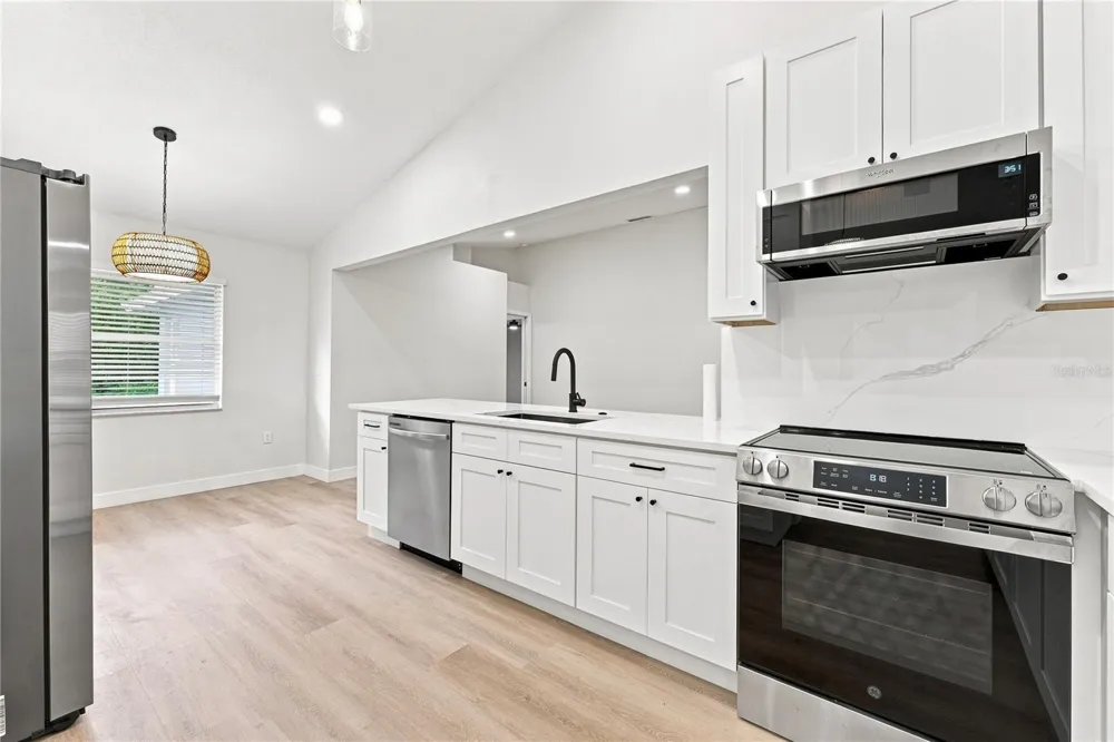 2405 APPALOOSA CIRCLE Sarasota, FL 34240
