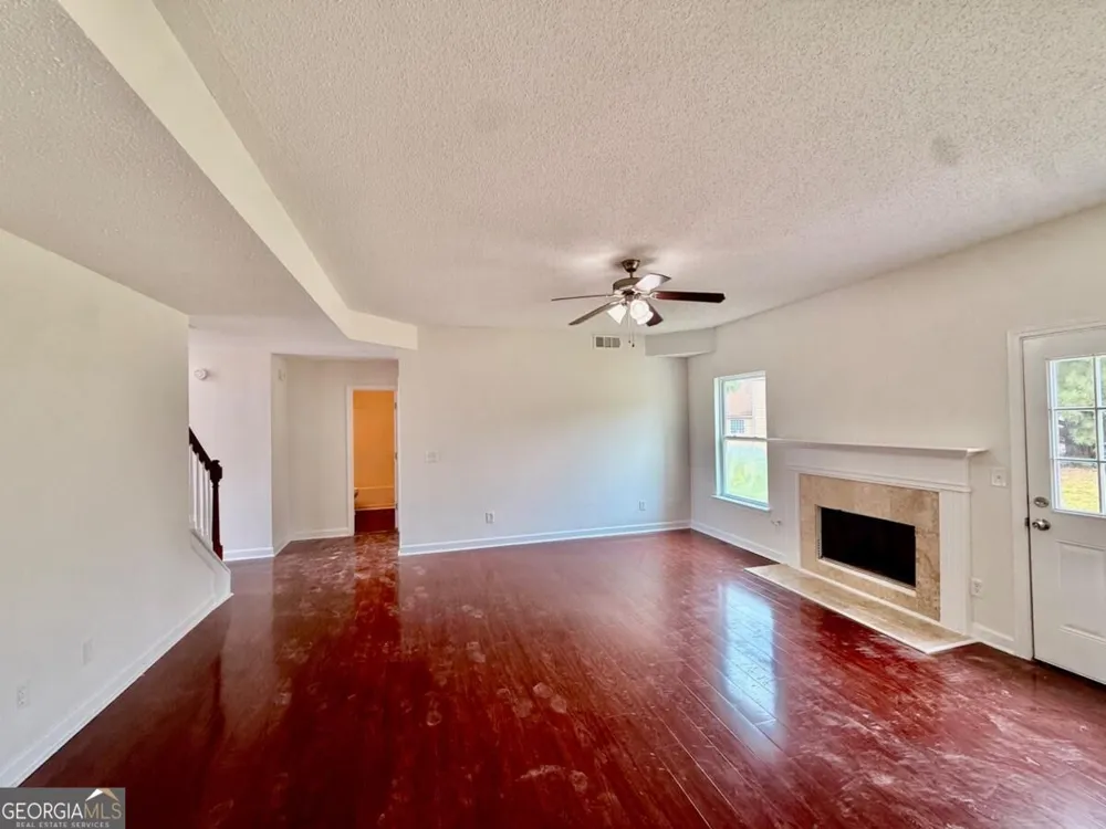 510 Shire LN Fairburn, GA 30213