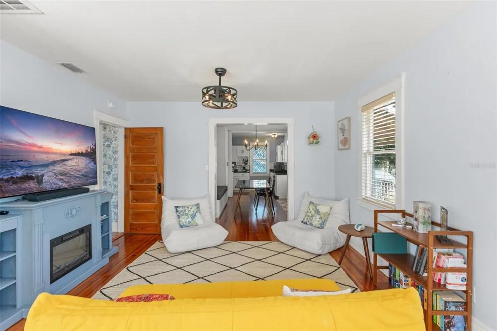 1018 S ELM AVENUE Sanford, FL 32771