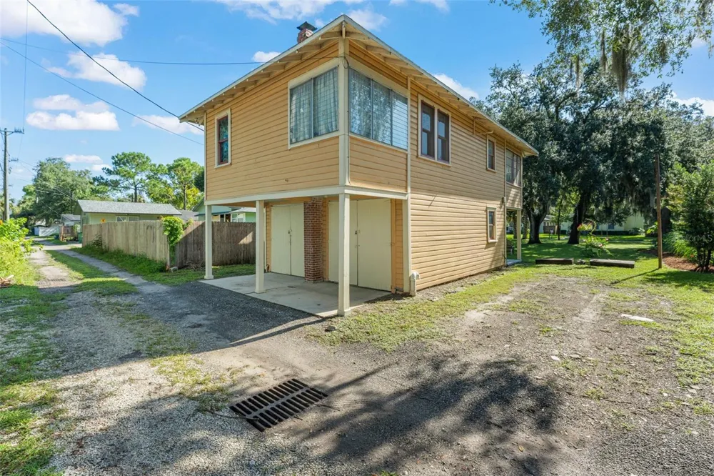 1018 S ELM AVENUE Sanford, FL 32771