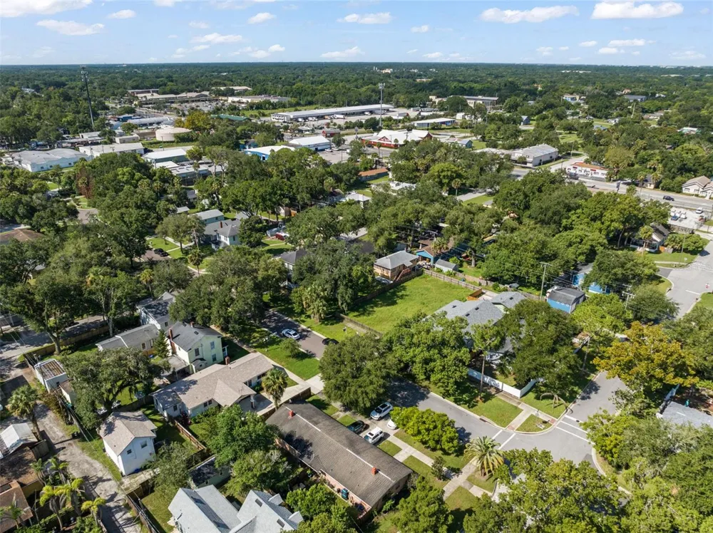 1018 S ELM AVENUE Sanford, FL 32771
