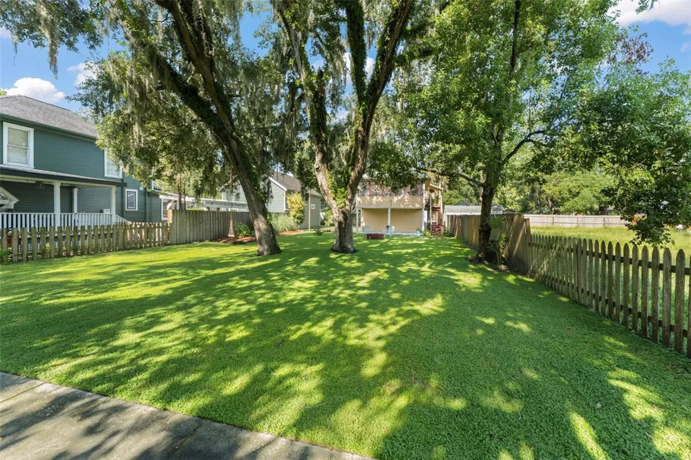 1018 S ELM AVENUE Sanford, FL 32771