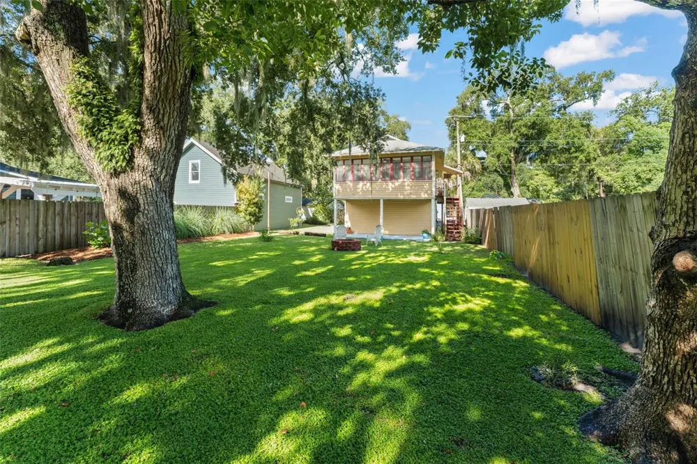 1018 S ELM AVENUE Sanford, FL 32771