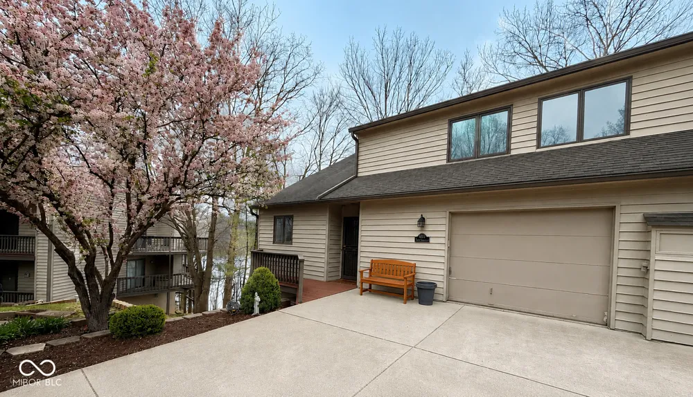 2072 E Waters Edge Drive #15 Bloomington, IN 47401