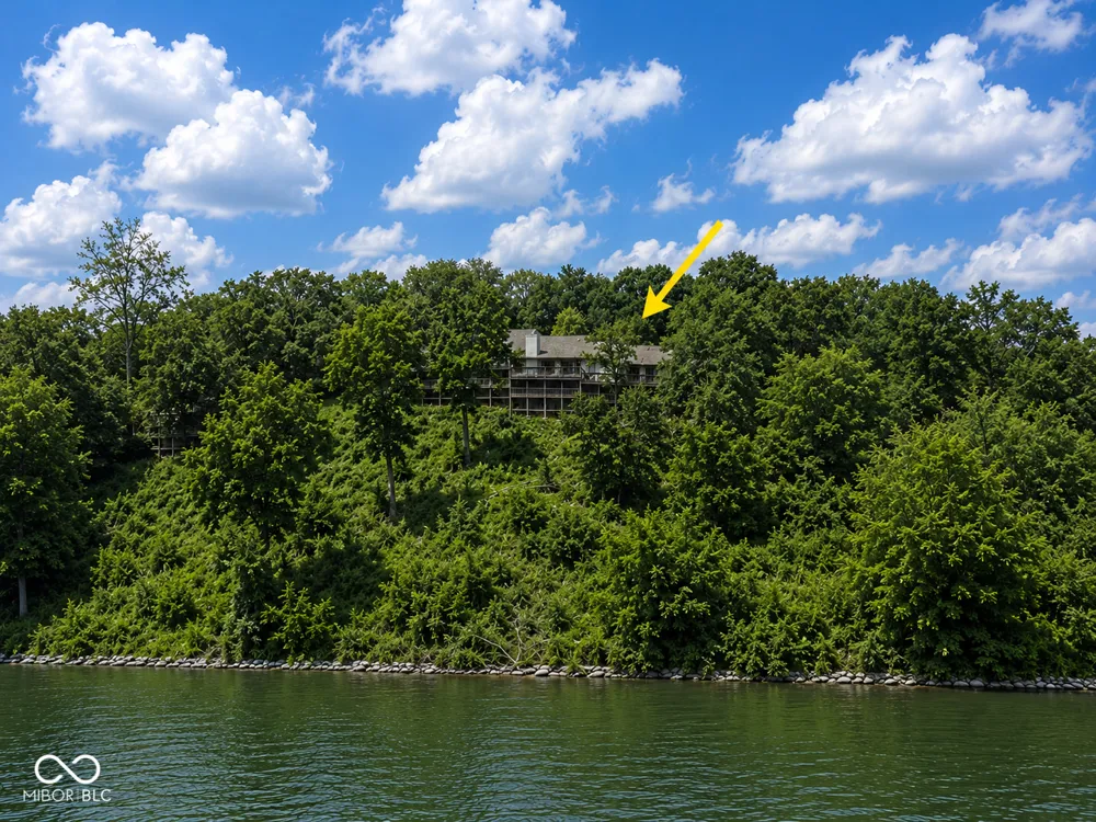 2072 E Waters Edge Drive #15 Bloomington, IN 47401